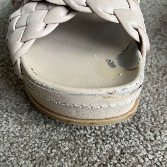 Dolce Vita Women's Cream Woven Sandals - Picture 3 of 7